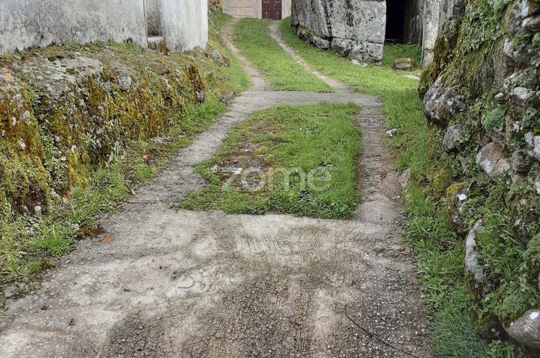 Terreno para Venda em Codesseiro Foto 42