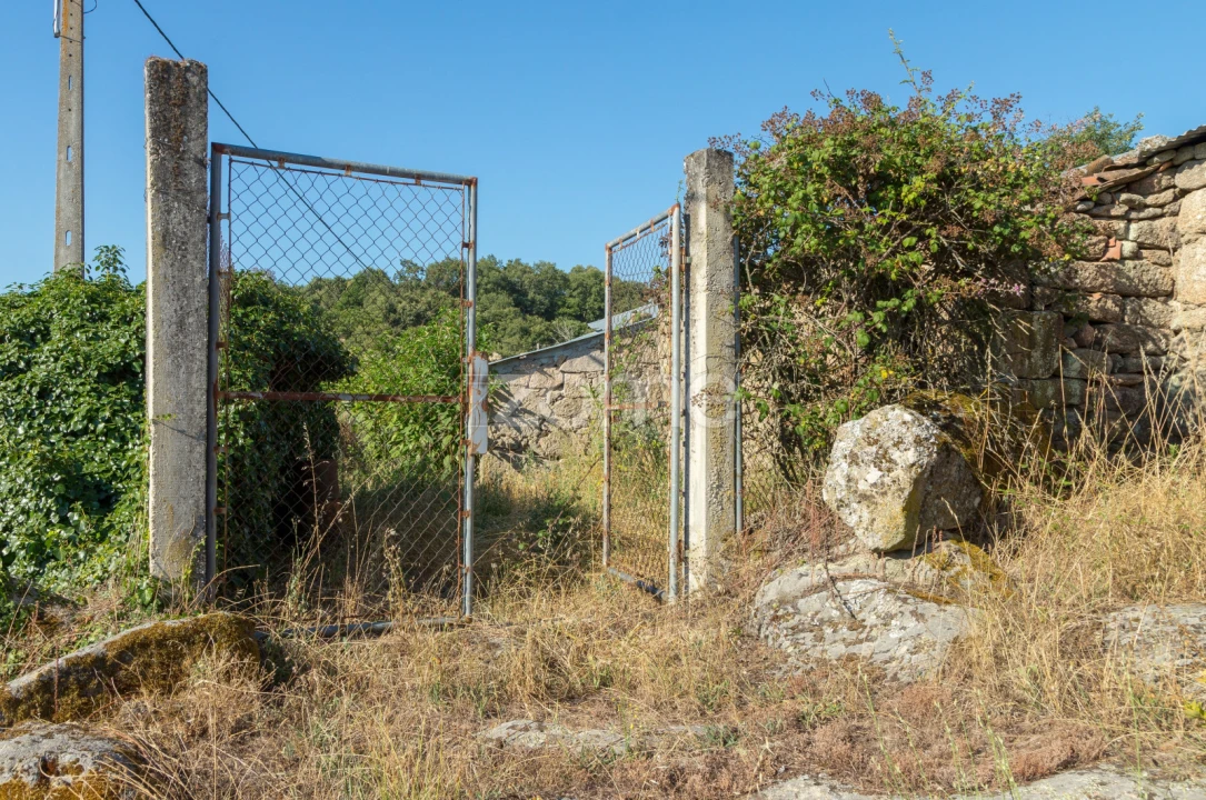 Terreno para Venda em Codesseiro Foto 7