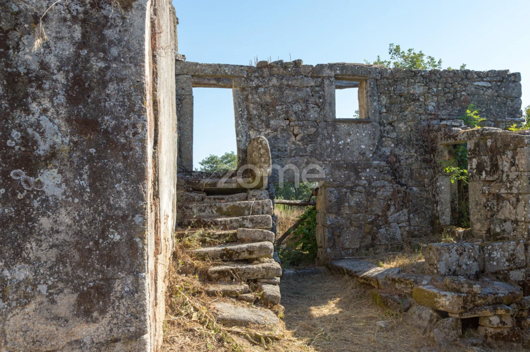 Terreno para Venda em Codesseiro Foto 20