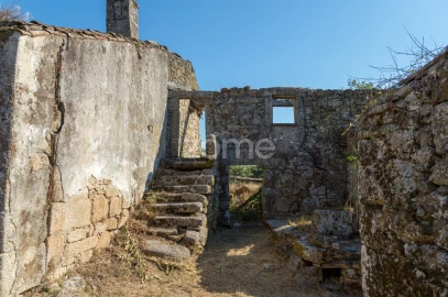 Terreno para Venda em Codesseiro