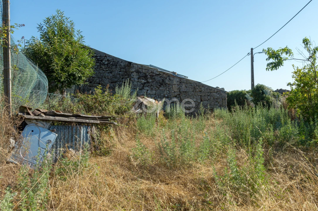 Terreno para Venda em Codesseiro Foto 13