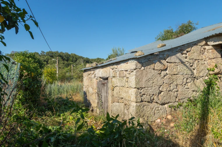 Terreno para Venda em Codesseiro Foto 10