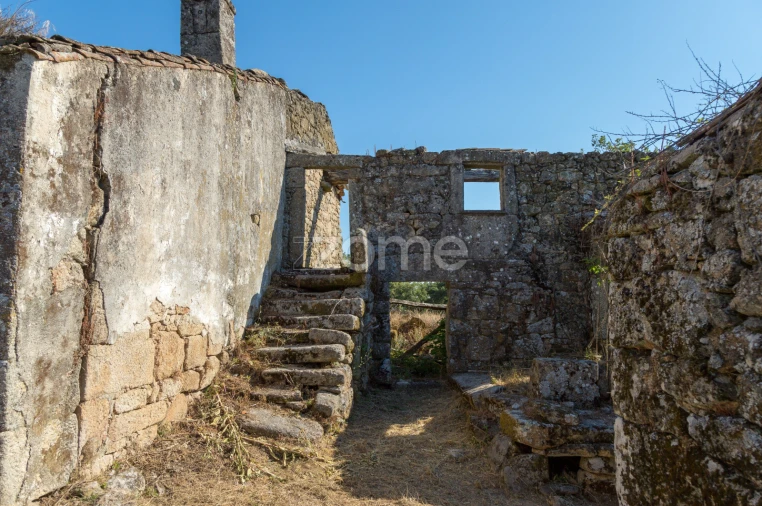 Terreno para Venda em Codesseiro Foto 21
