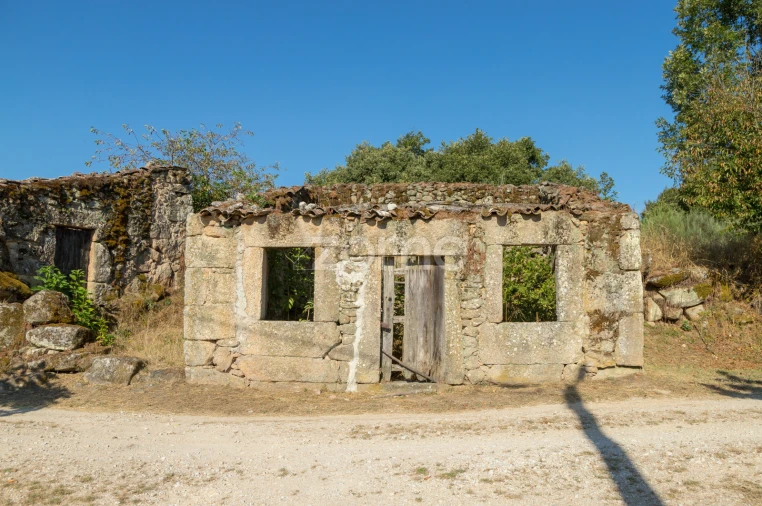 Terreno para Venda em Codesseiro Foto 4