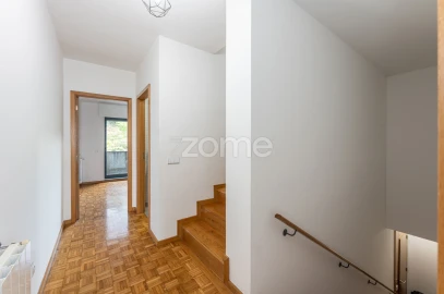 Apartamento T4 para Venda em Mozelos