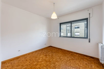 Apartamento T4 para Venda em Mozelos