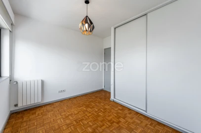 Apartamento T4 para Venda em Mozelos