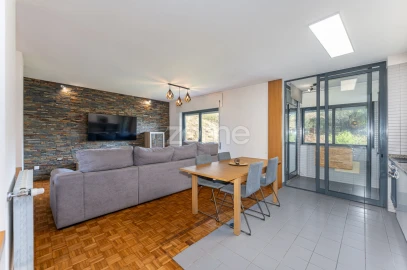 Apartamento T4 para Venda em Mozelos