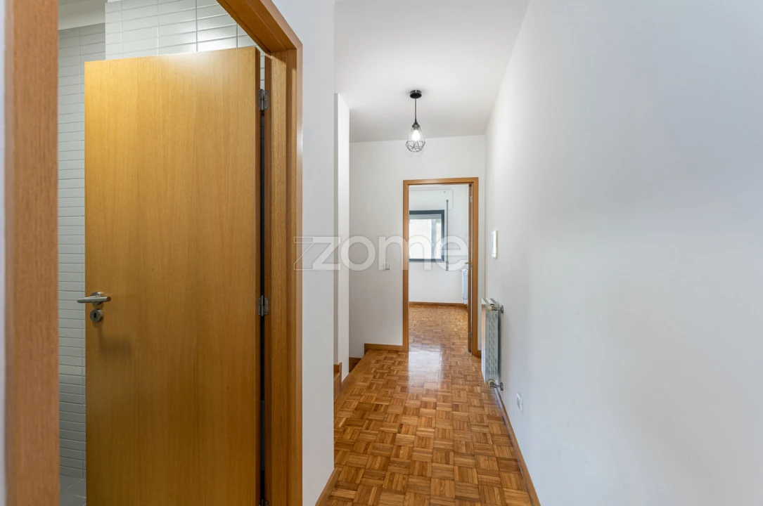 Apartamento T4 para Venda em Mozelos Foto 26