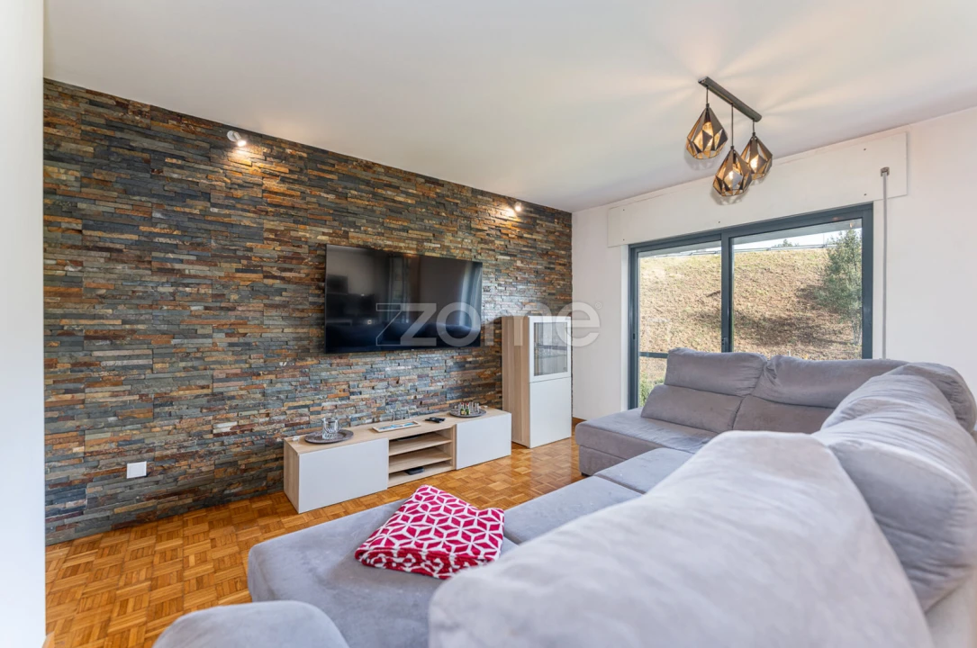Apartamento T4 para Venda em Mozelos Foto 4