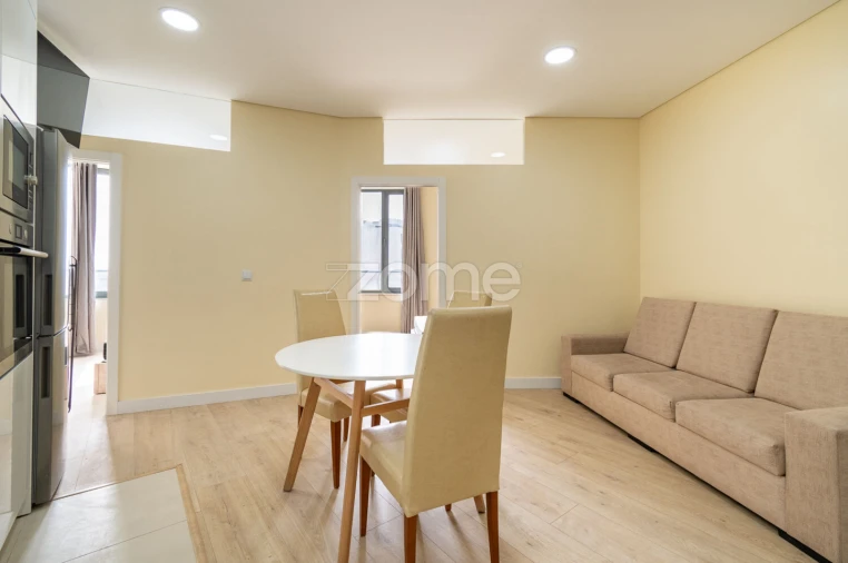 Apartamento T2 para Venda em Cedofeita, Santo Ildefonso, Sé, Miragaia, São Nicolau e Vitória Foto 4