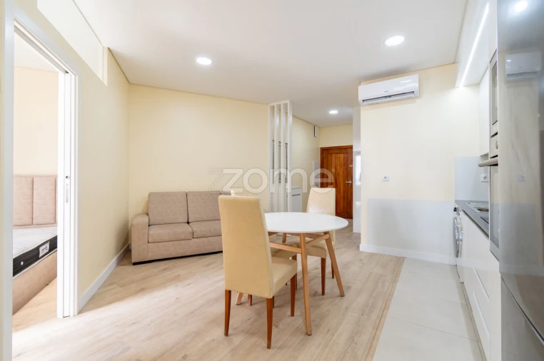 Apartamento T2 para Venda em Cedofeita, Santo Ildefonso, Sé, Miragaia, São Nicolau e Vitória Foto 8