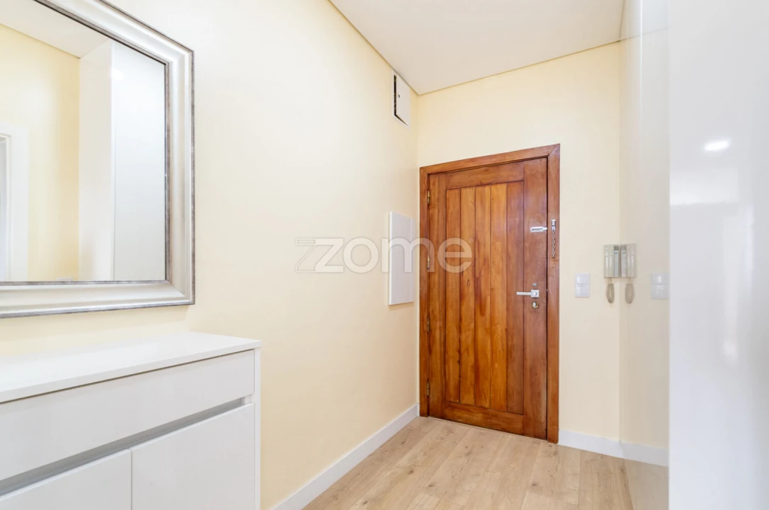 Apartamento T2 para Venda em Cedofeita, Santo Ildefonso, Sé, Miragaia, São Nicolau e Vitória Foto 2
