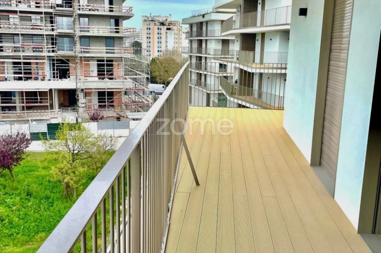 Apartamento T2 para Arrendamento em Algés, Linda-A-Velha e Cruz Quebrada-Dafundo Foto 17