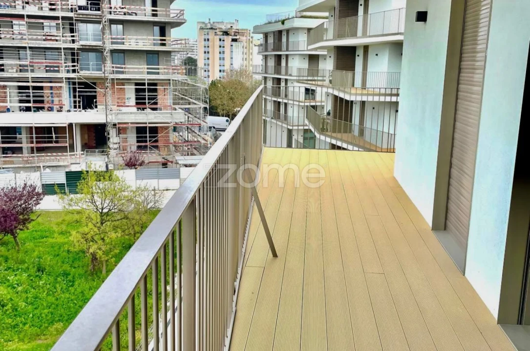 Apartamento T2 para Arrendamento em Algés, Linda-A-Velha e Cruz Quebrada-Dafundo Foto 17