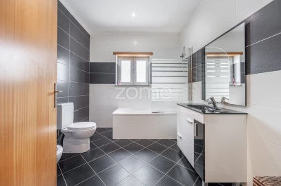 Moradia T3 para Venda em Azias