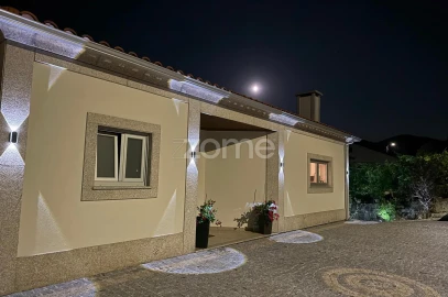 Moradia T3 para Venda em Azias