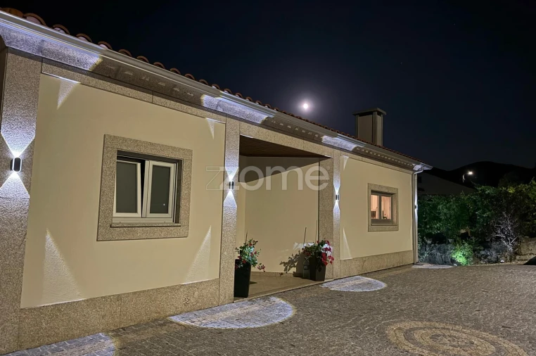 Moradia T3 para Venda em Azias Foto 17