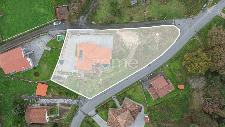 Moradia T3 para Venda em Azias