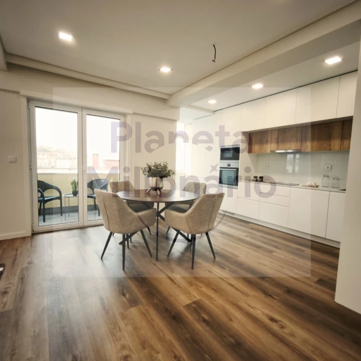 Apartamento T3 para Venda em Benfica Foto 3