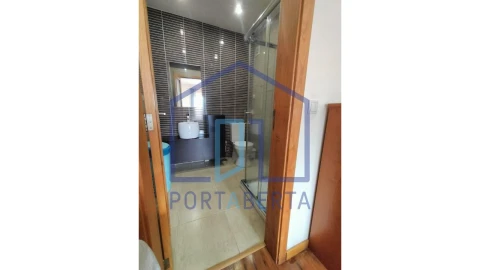 Apartamento T3 para Venda em Santa Cruz/Trindade e Sanjurge