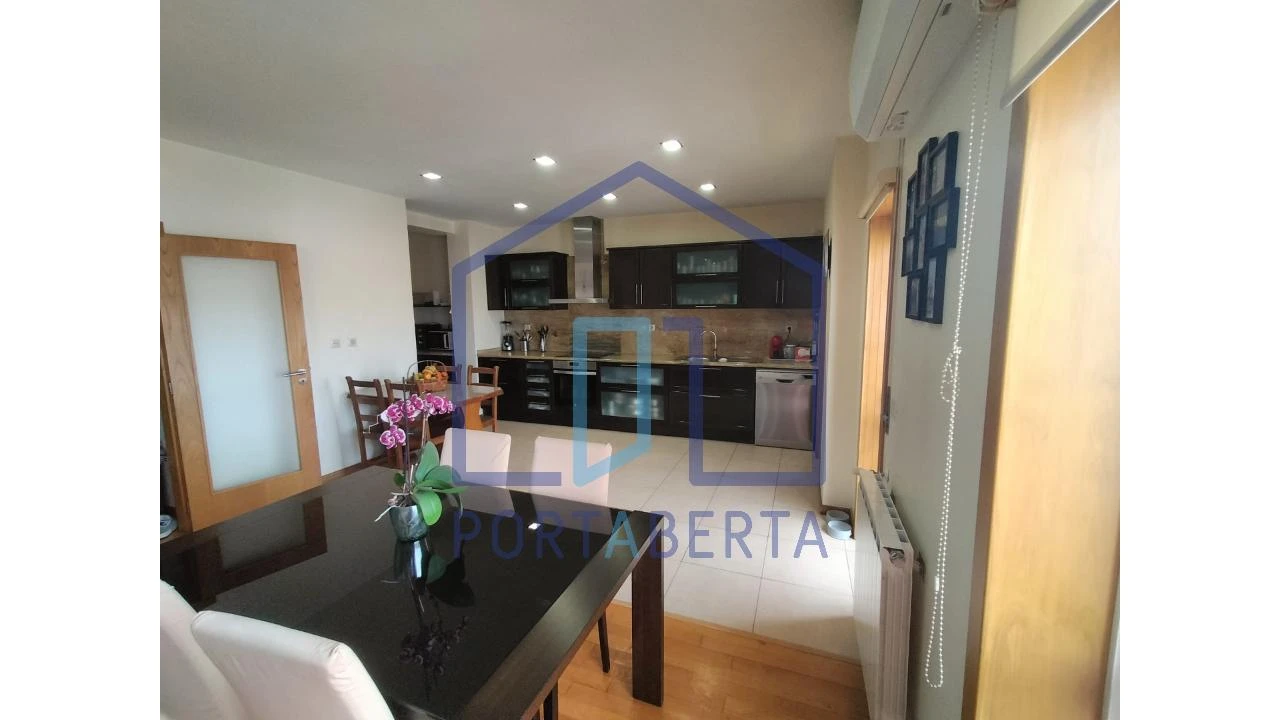 Apartamento T3 para Venda em Santa Cruz/Trindade e Sanjurge Foto 1