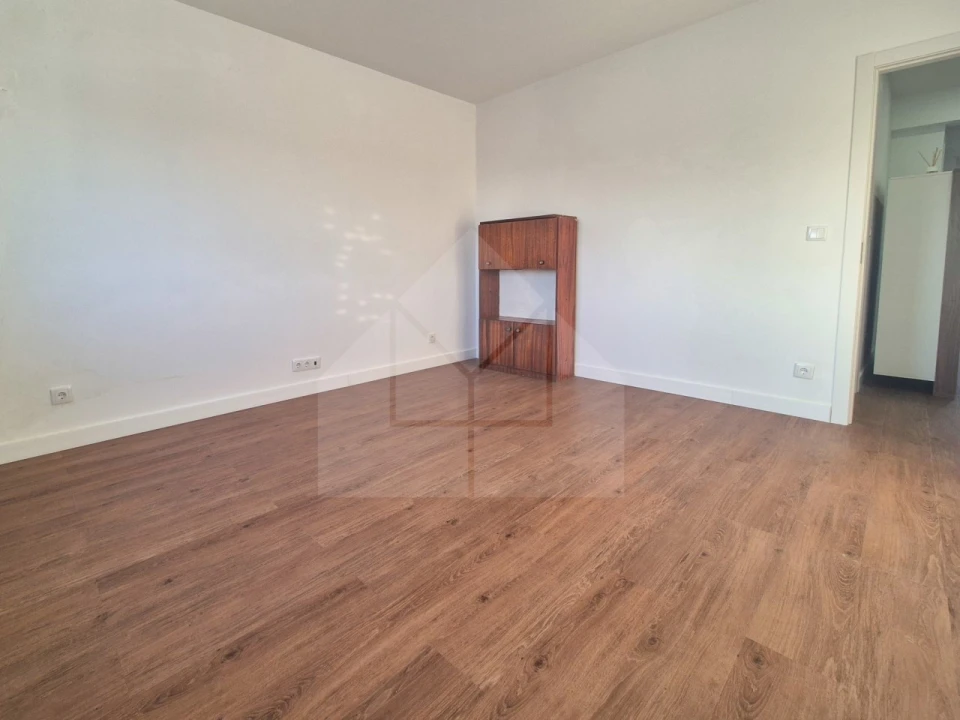 Apartamento T3 para Venda em Algueirão-Mem Martins Foto 14