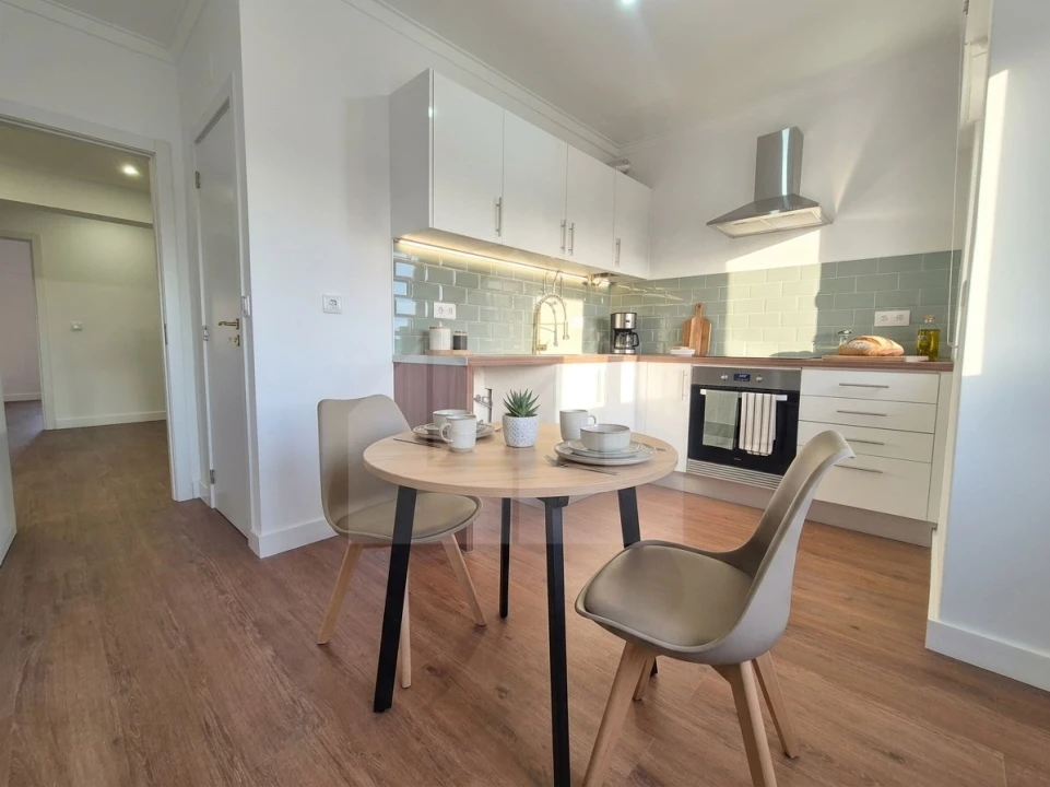 Apartamento T3 para Venda em Algueirão-Mem Martins Foto 2