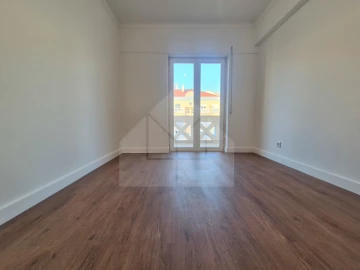 Apartamento T3 para Venda em Algueirão-Mem Martins