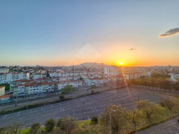 Apartamento T3 para Venda em Algueirão-Mem Martins