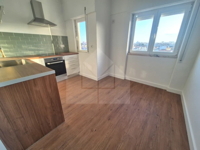 Apartamento T3 para Venda em Algueirão-Mem Martins Foto 4