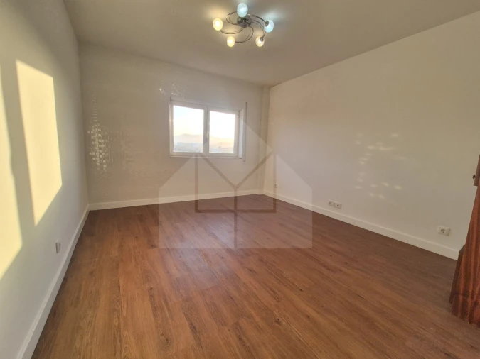 Apartamento T3 para Venda em Algueirão-Mem Martins Foto 11