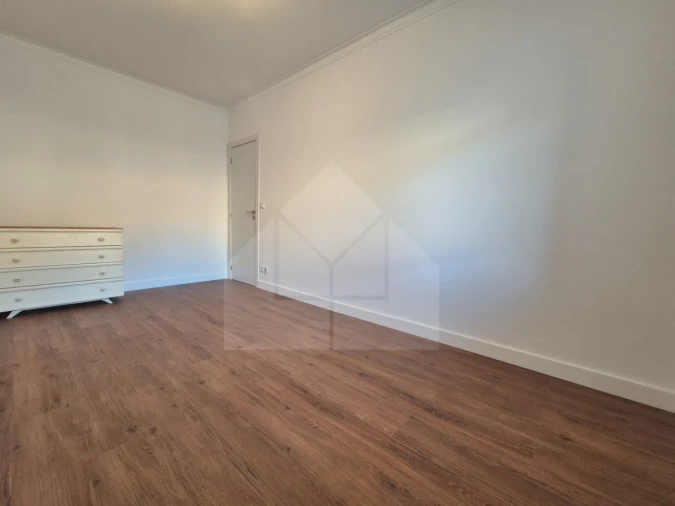 Apartamento T3 para Venda em Algueirão-Mem Martins Foto 29