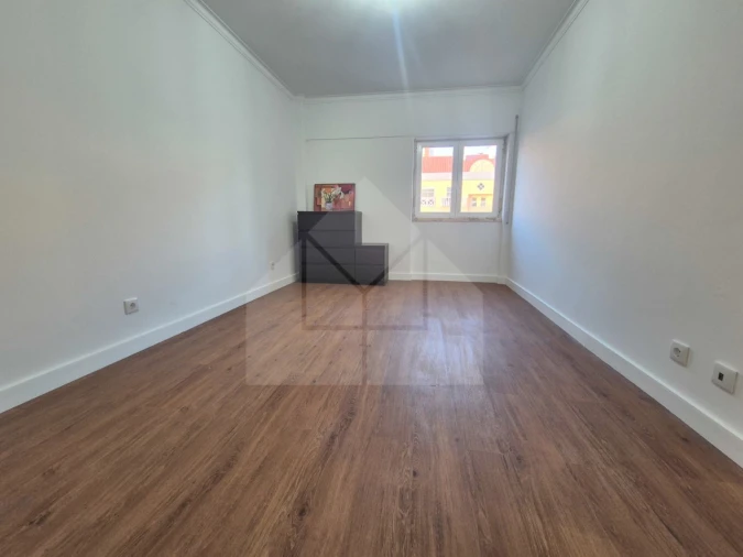 Apartamento T3 para Venda em Algueirão-Mem Martins Foto 15