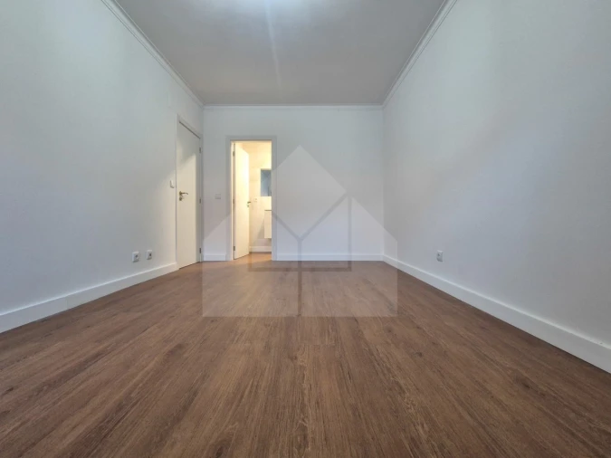 Apartamento T3 para Venda em Algueirão-Mem Martins Foto 16
