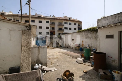 Terreno Misto para Venda em Vila Franca de Xira