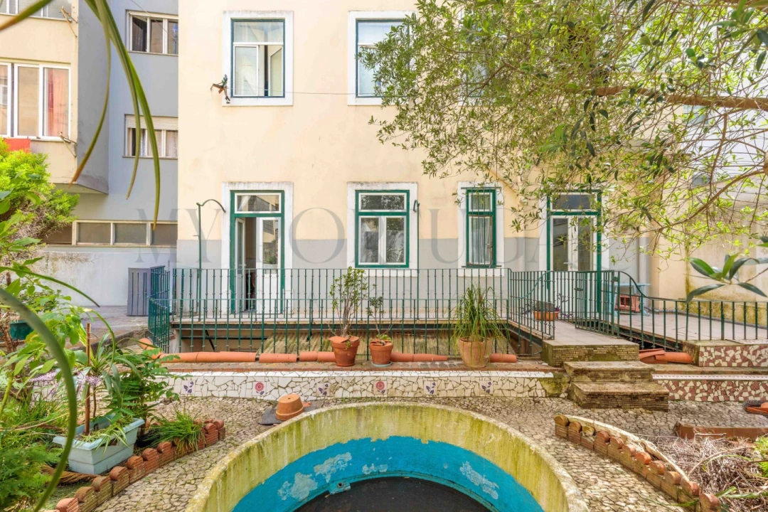Apartamento T5 para Venda em Santo António Foto 1