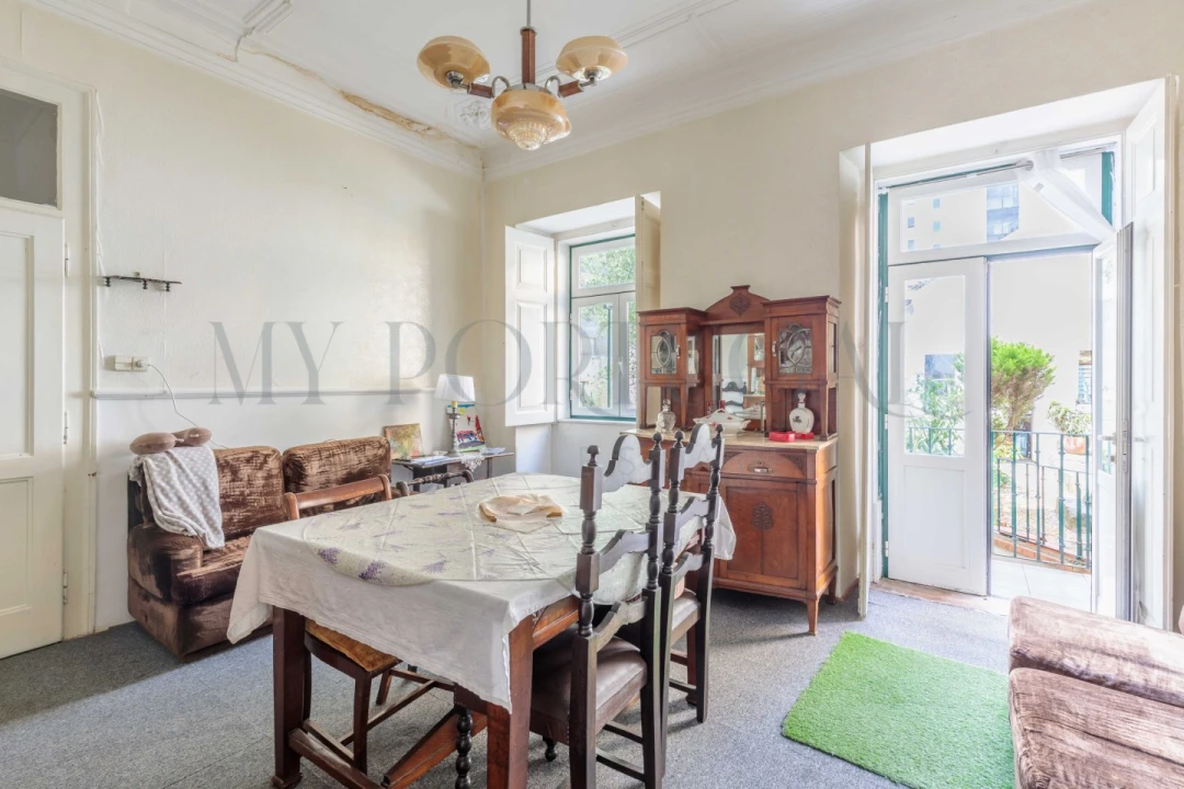 Apartamento T5 para Venda em Santo António Foto 13
