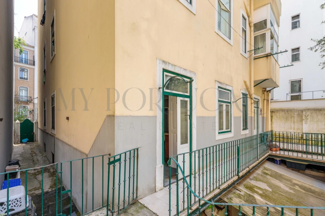 Apartamento T5 para Venda em Santo António Foto 15