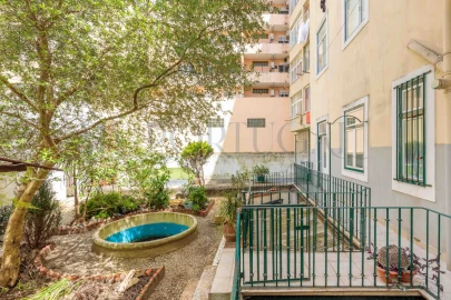Apartamento T5 para Venda em Santo António