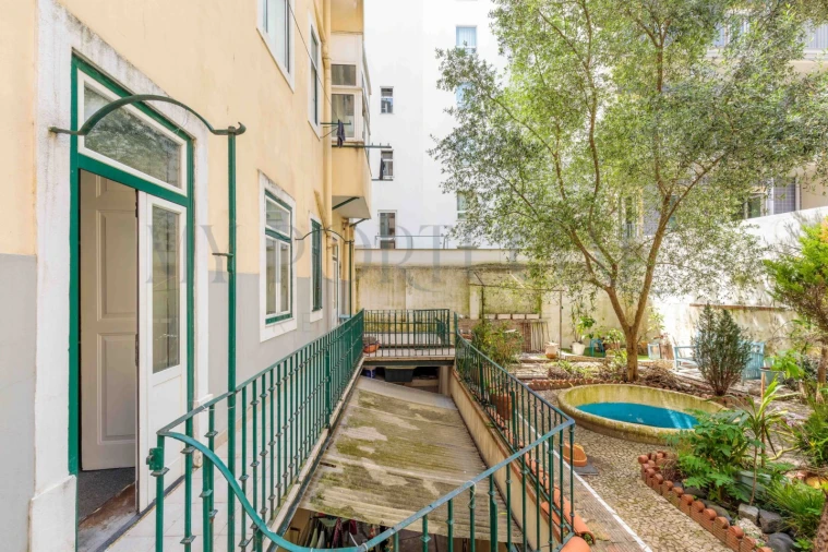 Apartamento T5 para Venda em Santo António Foto 14