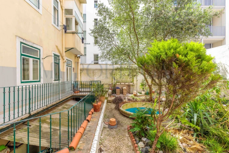 Apartamento T5 para Venda em Santo António Foto 21