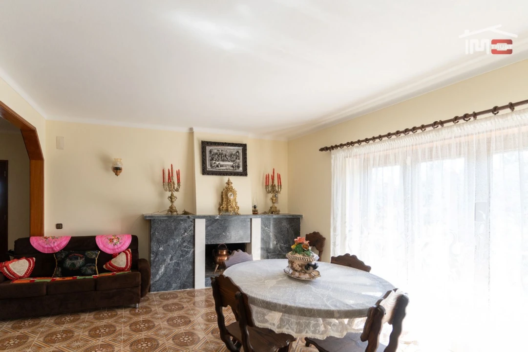 Moradia T5 para Venda em Fatima Foto 9