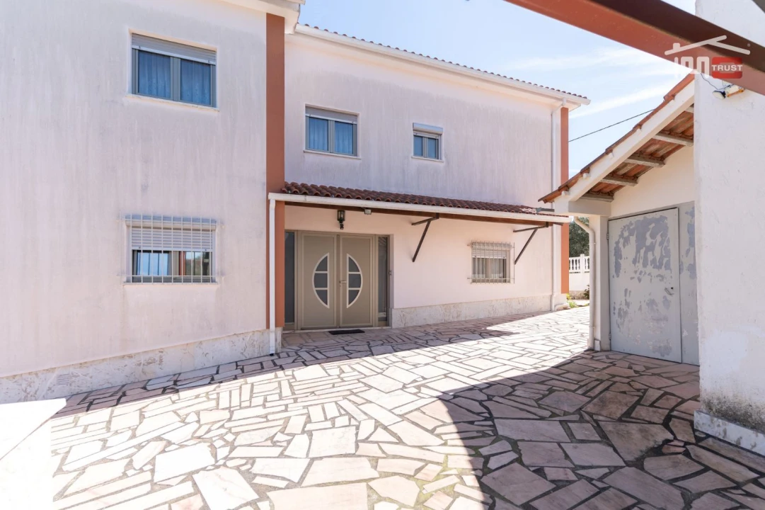 Moradia T5 para Venda em Fatima Foto 4