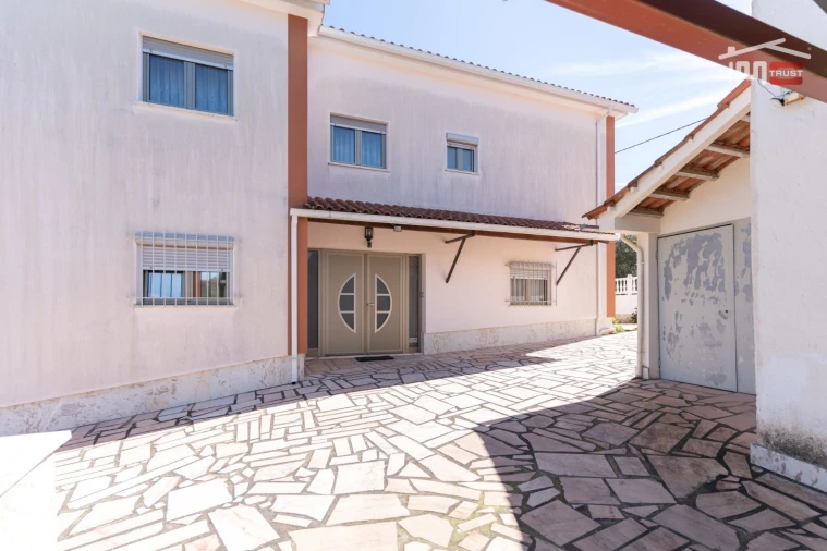 Moradia T5 para Venda em Fatima Foto 4