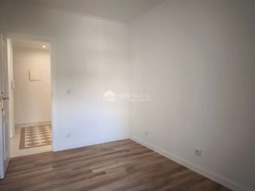 Apartamento T3 para Venda em Laranjeiro e Feijó