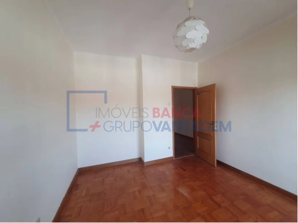 Apartamento T3 para Venda em Cedofeita, Santo Ildefonso, Sé, Miragaia, São Nicolau e Vitória Foto 9