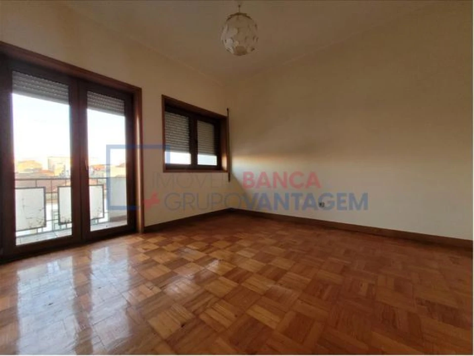 Apartamento T3 para Venda em Cedofeita, Santo Ildefonso, Sé, Miragaia, São Nicolau e Vitória Foto 1
