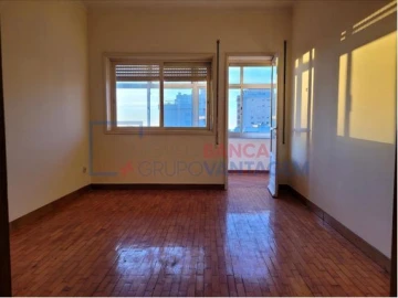 Apartamento T3 para Venda em Cedofeita, Santo Ildefonso, Sé, Miragaia, São Nicolau e Vitória