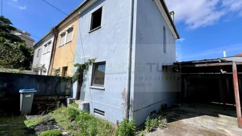 Moradia T2 para Venda em Campanhã